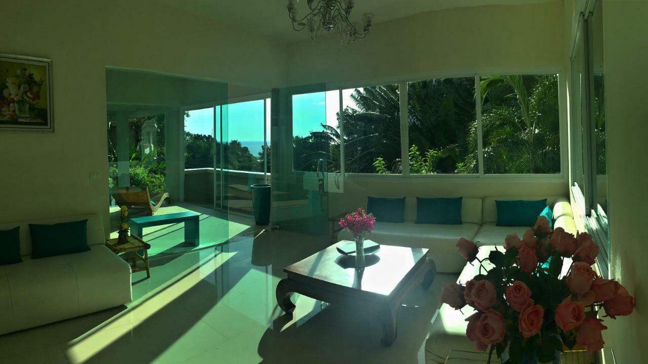 Hotel Grand Bleu Ocean View Pool