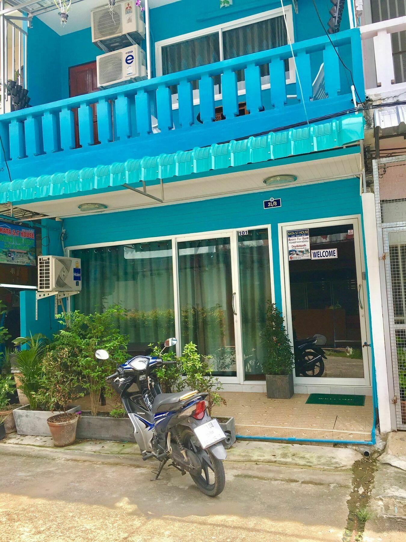 Guest house S. T. House 2*