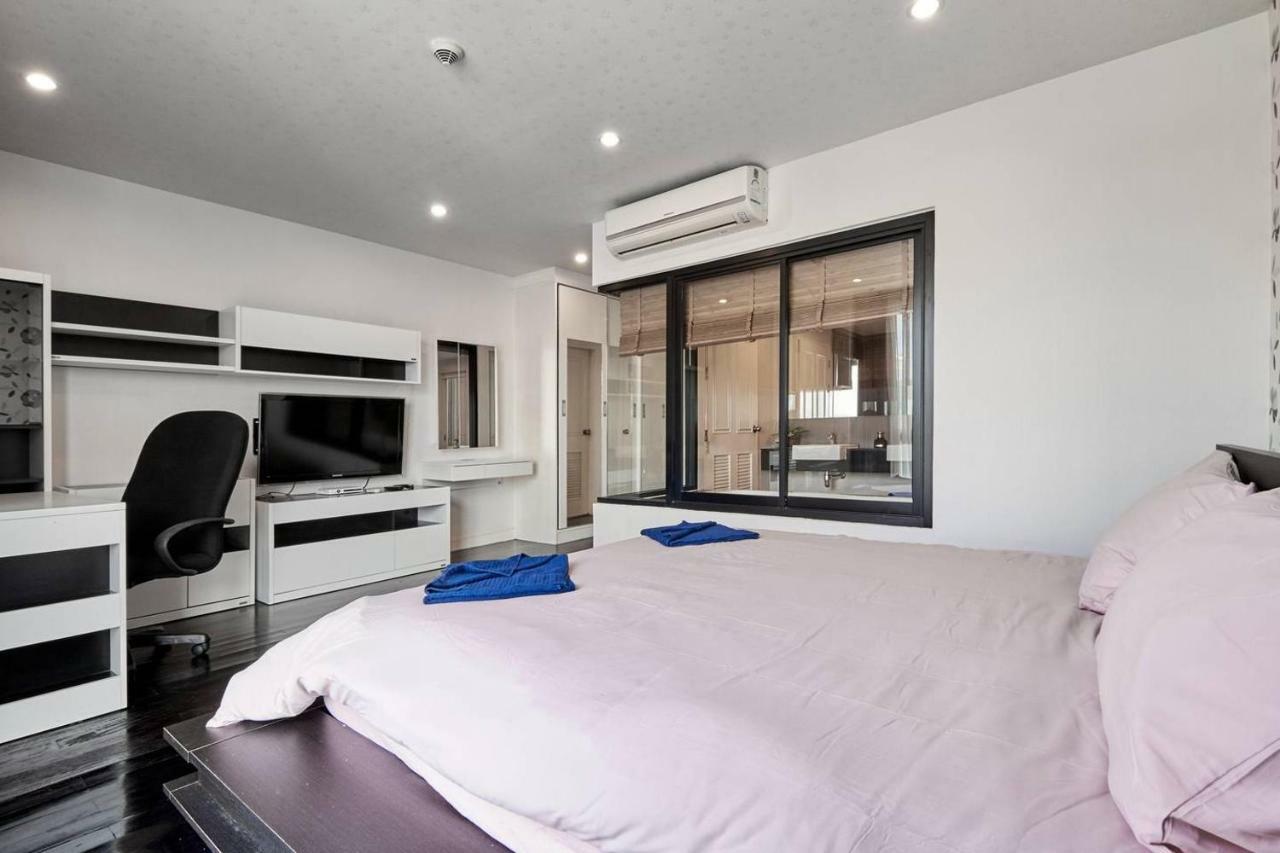 Wow At Unity Apartment *