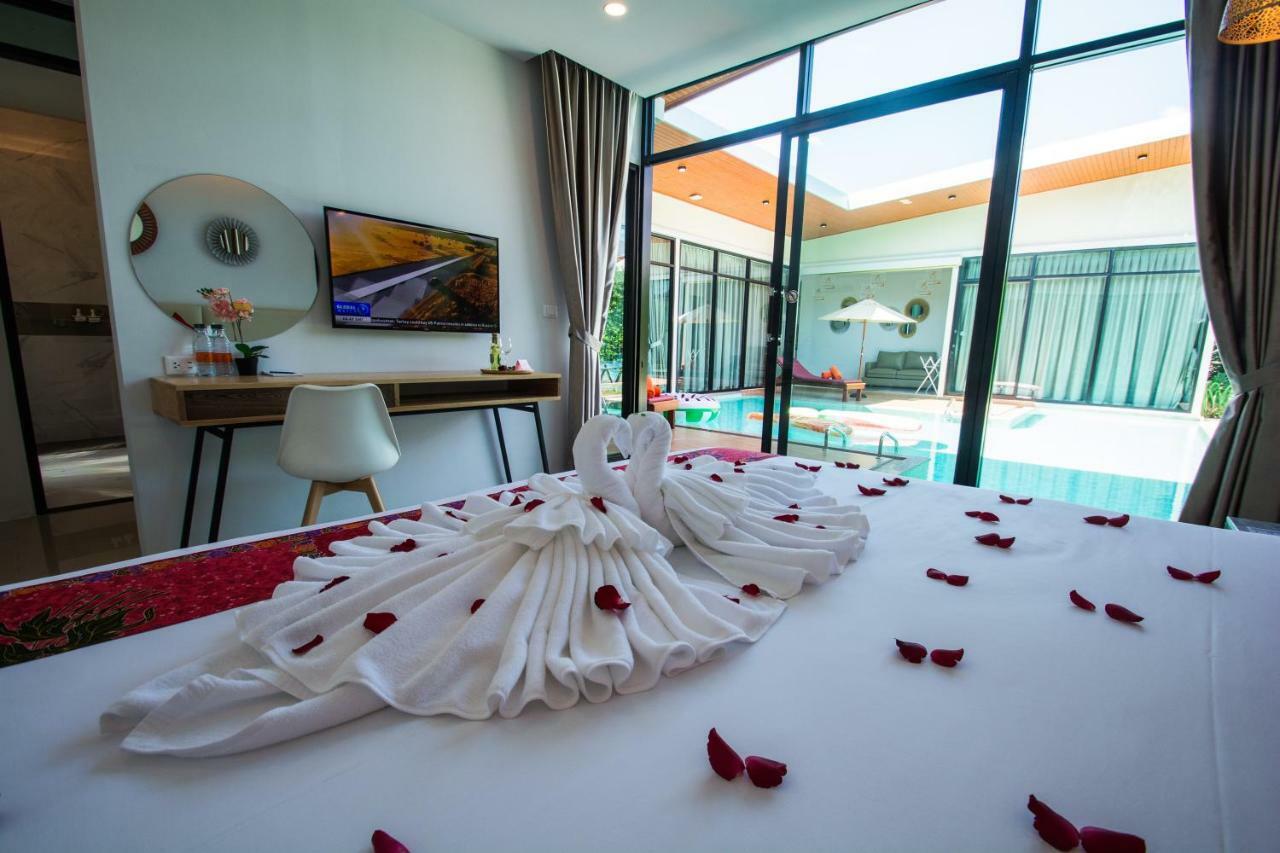 Good Night Pool - Sha Hotel