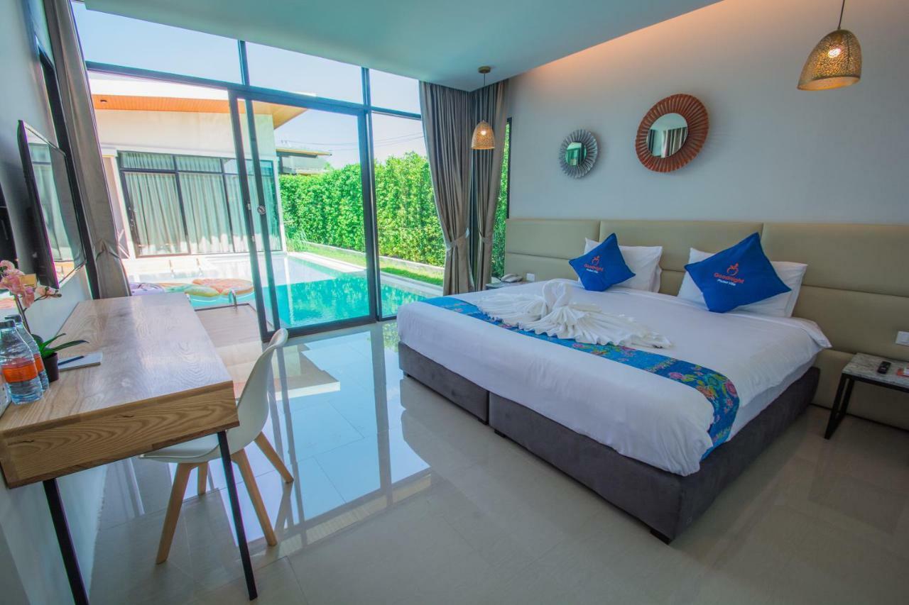 Good Night Pool - Sha Hotel 5*