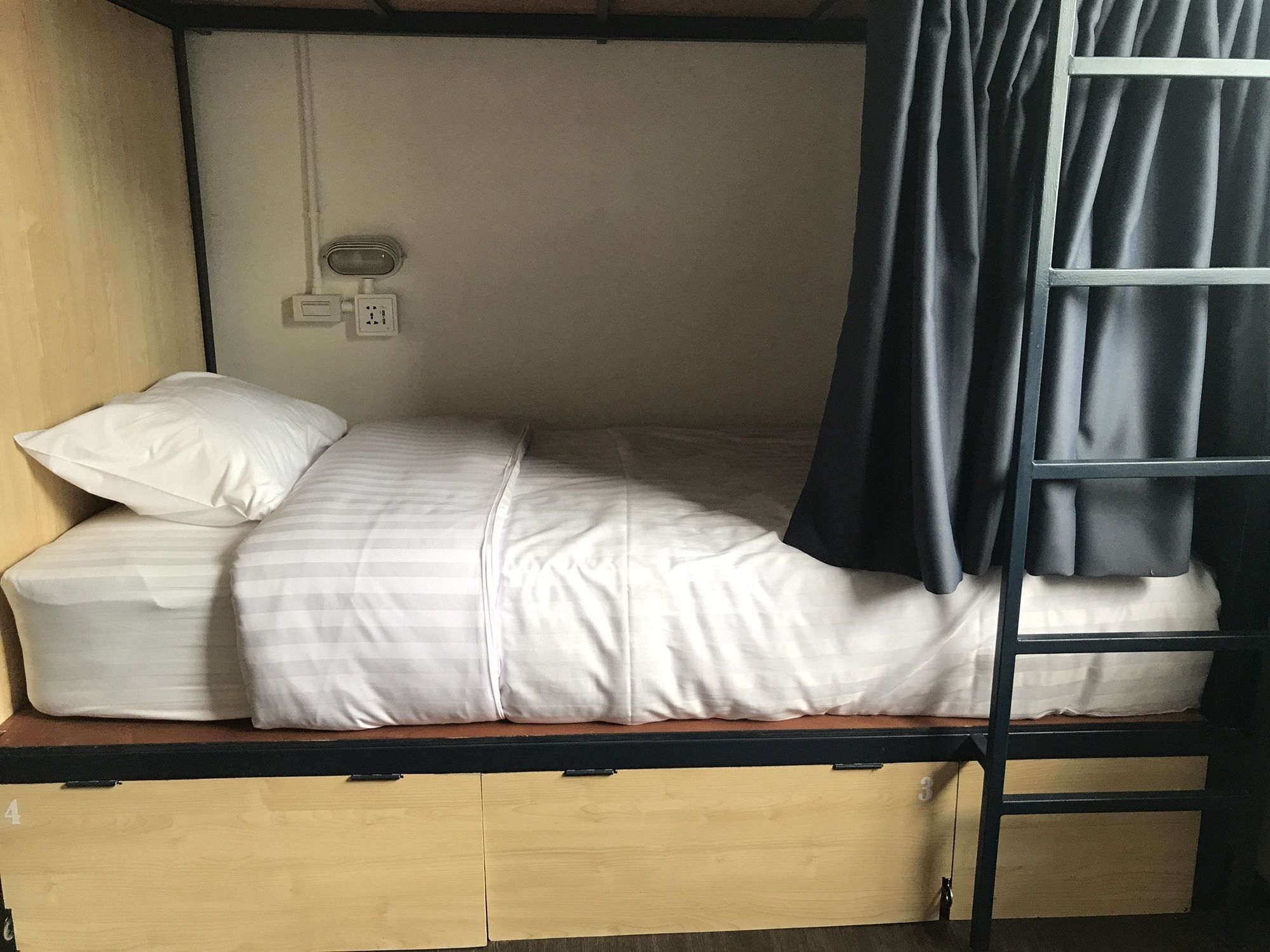 White Poshtel Hostel Phuket