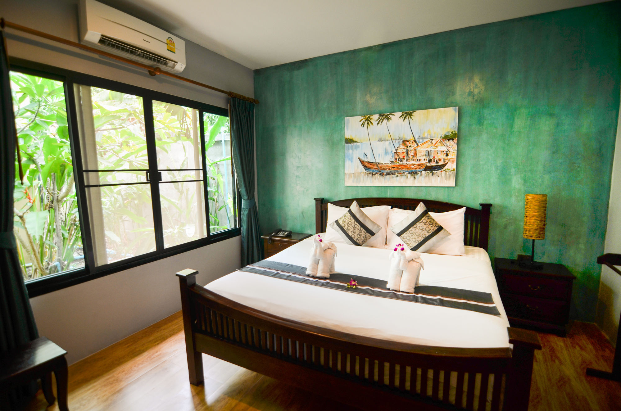 Cocoville Phuket - Sha 3*