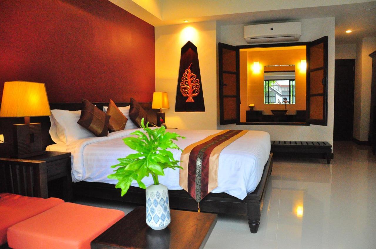 Navatara Phuket 4* Rawai