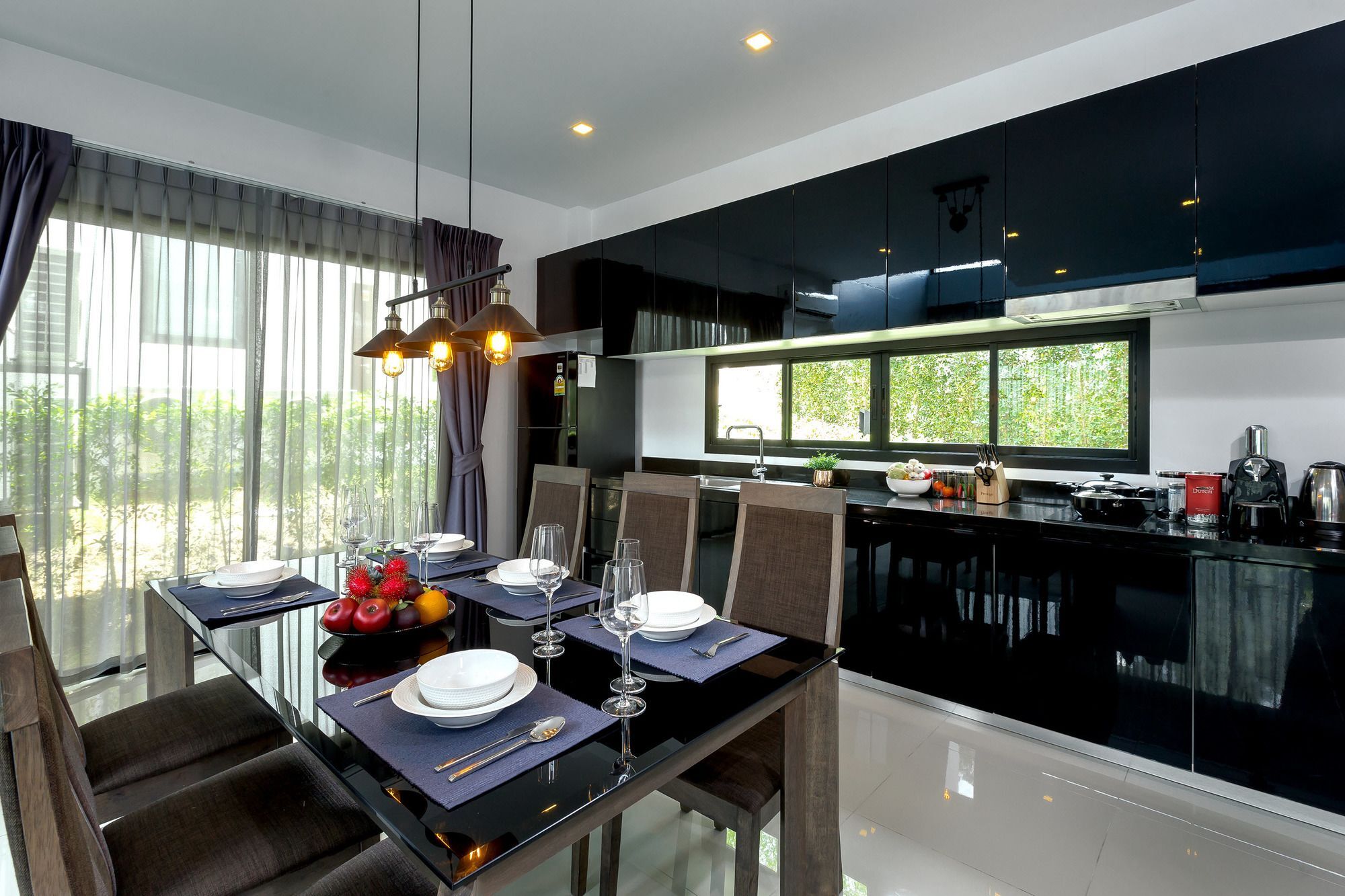 Utopia Naiharn 4* Nai Harn