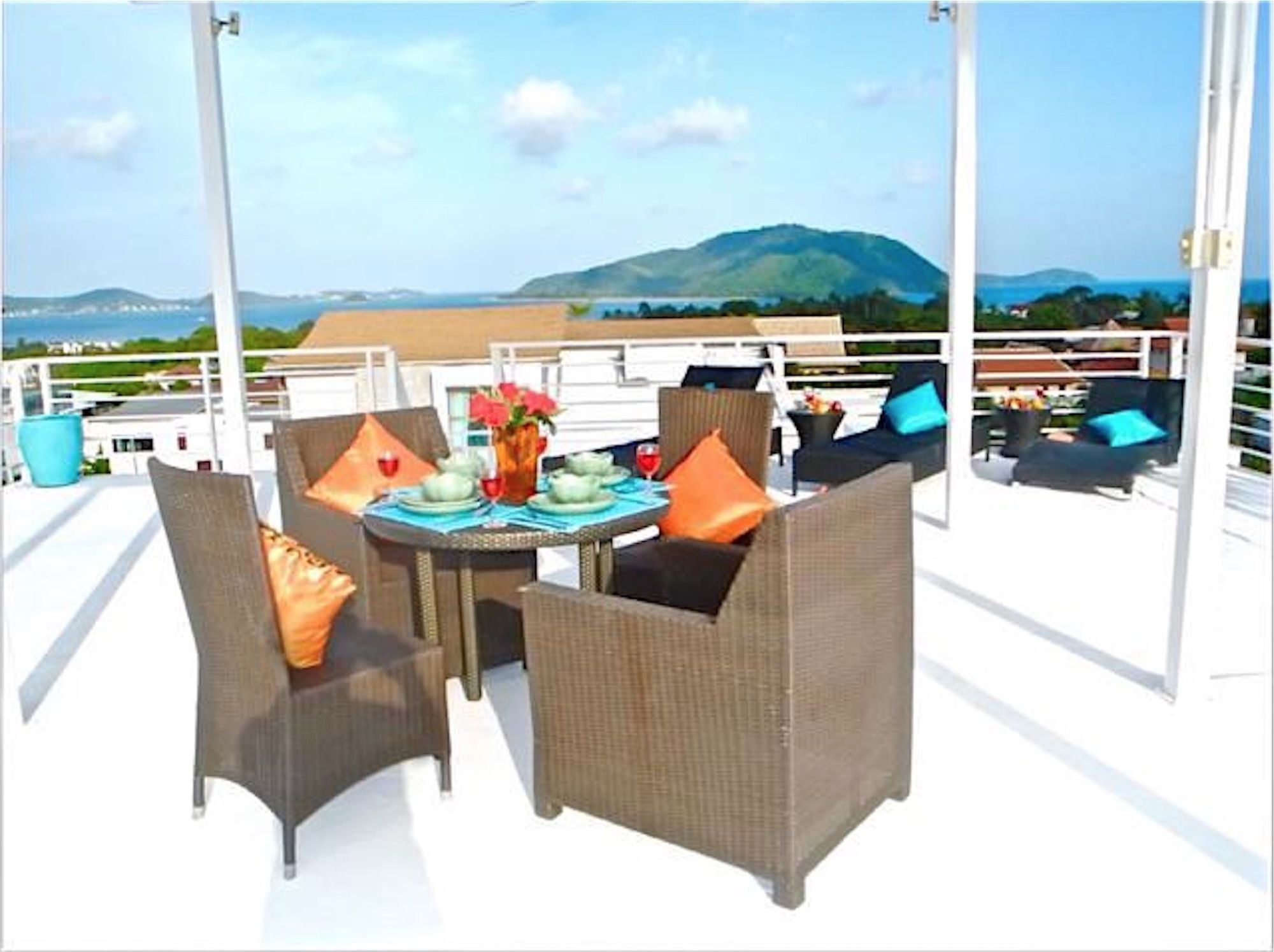 Sunrise 4 Bedrooms In Apartment *