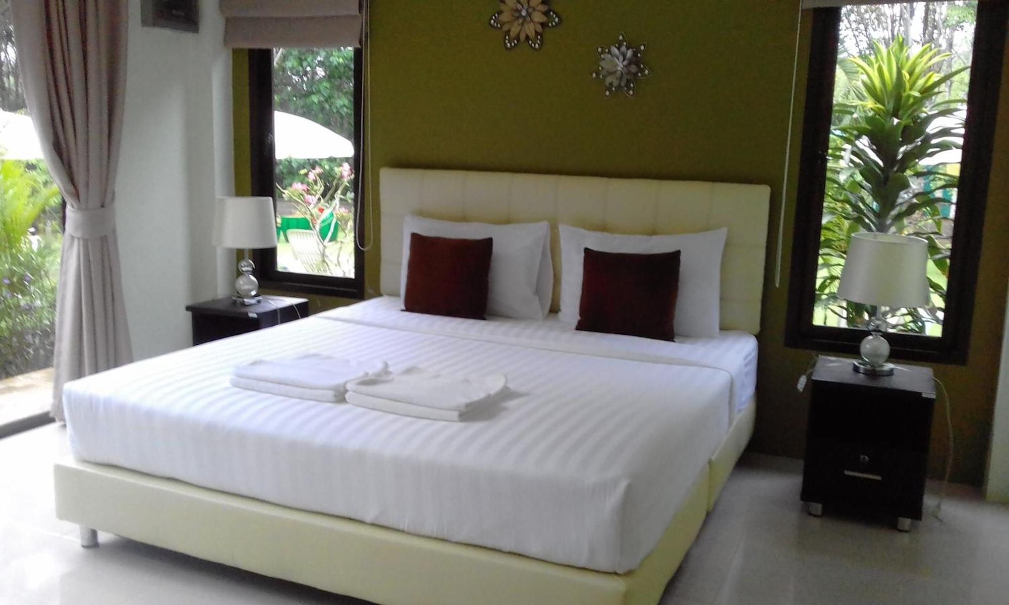 Phuket Sirinapha 2*