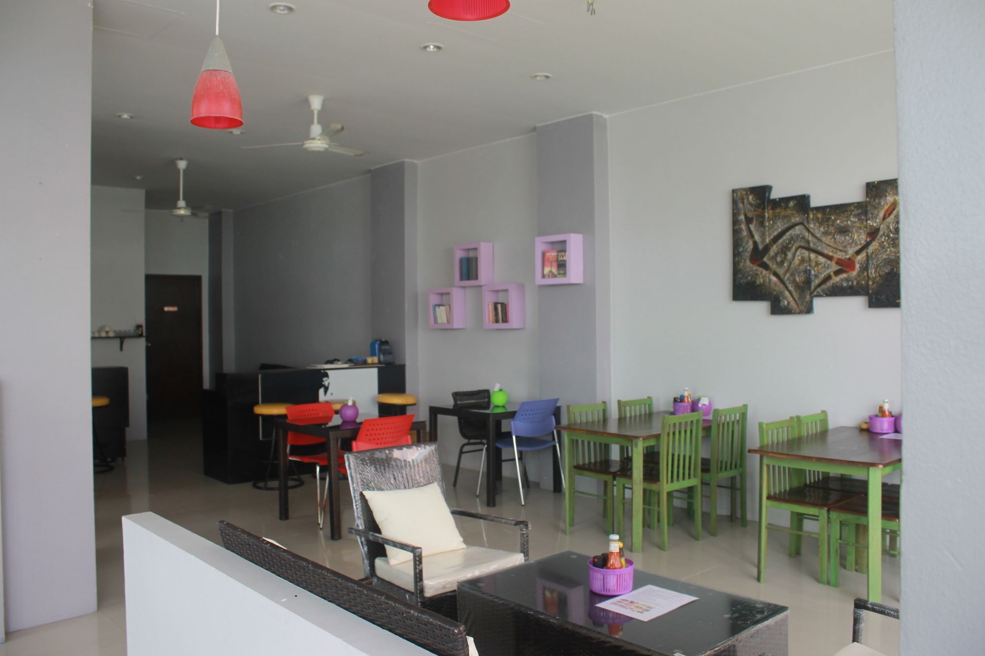 Holiday Home Patong Hotel 3*