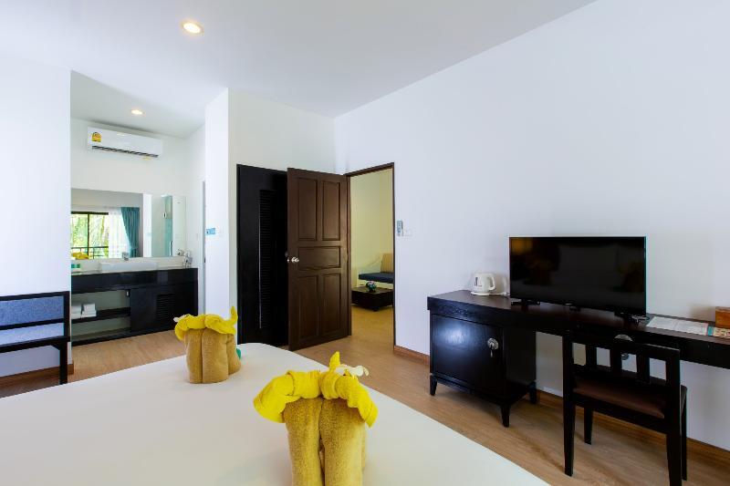 Resort And Nai Yang