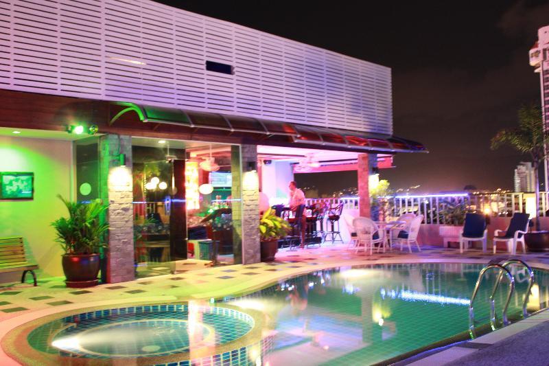 Patong Hemingway's Hotel 3*