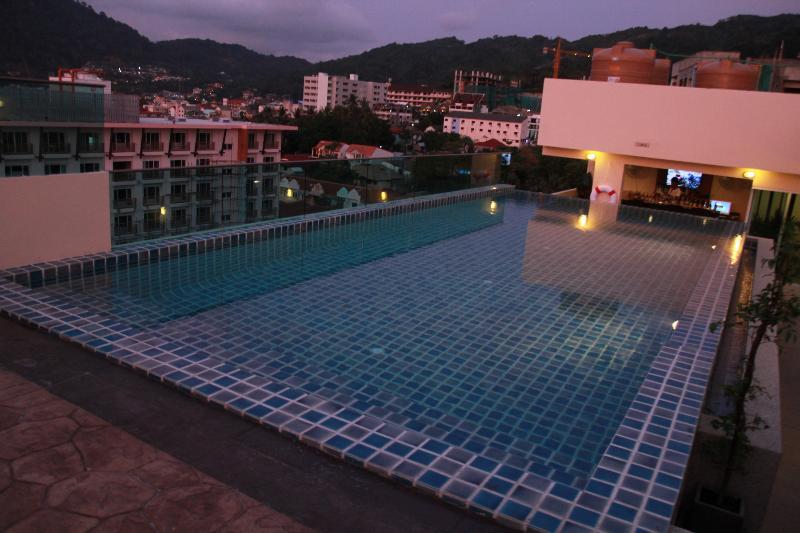 Hemingways Silk Patong