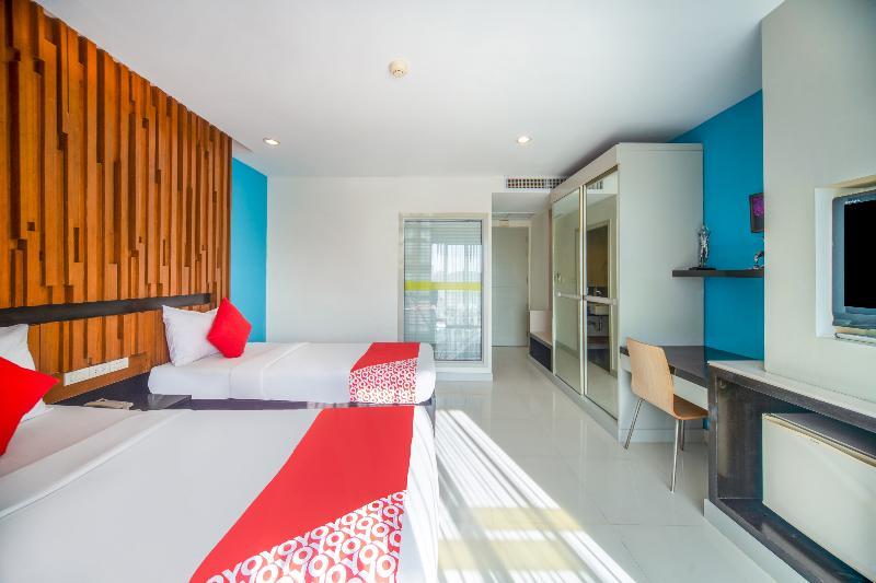 I Dee Hotel 3*
