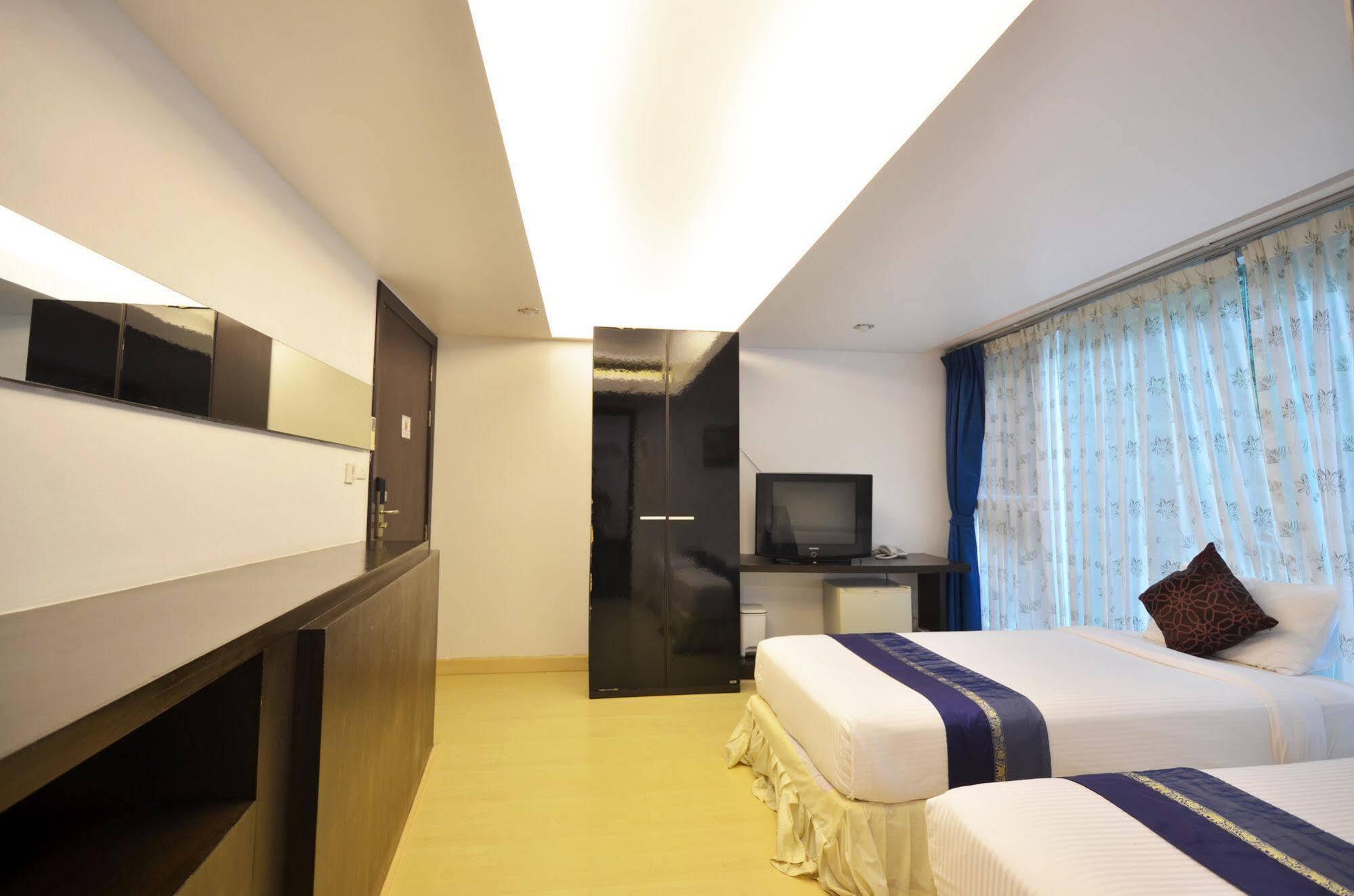 Hilltop Hotel 4*