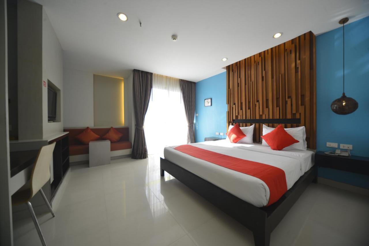 I Dee Hotel 3*