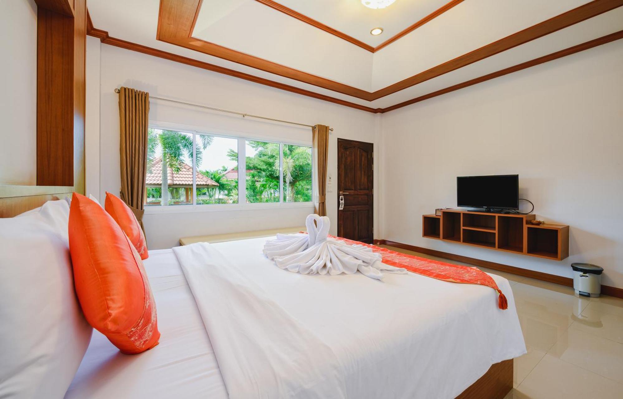 Inn Phuket Airport 4*