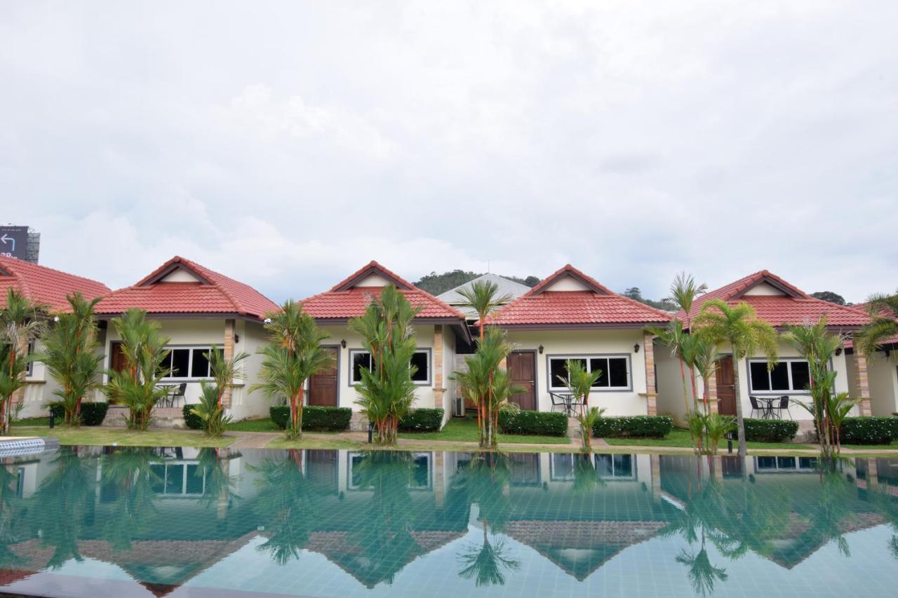 Phuket Airport Inn 4*