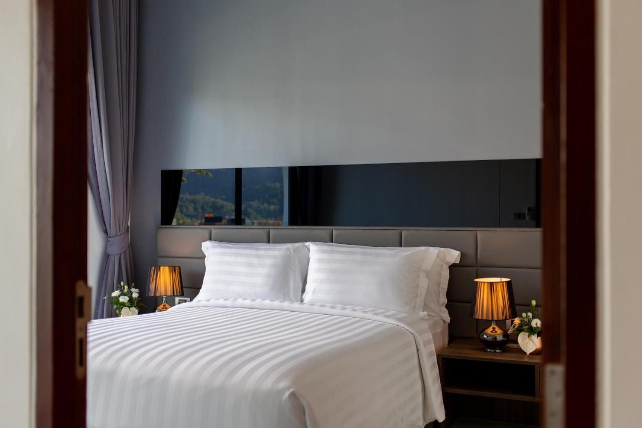 Utopia Naiharn Resort