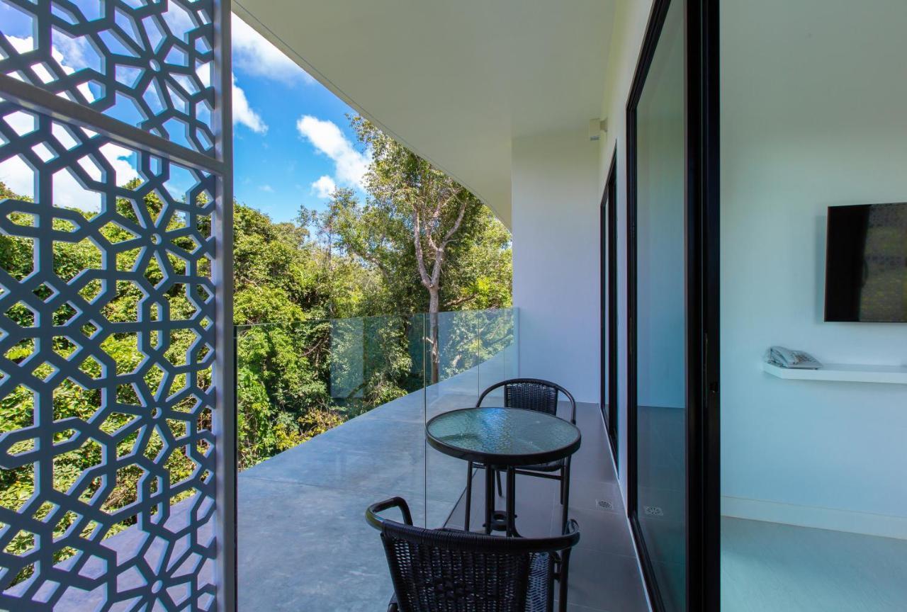 Resort Utopia Naiharn 4*