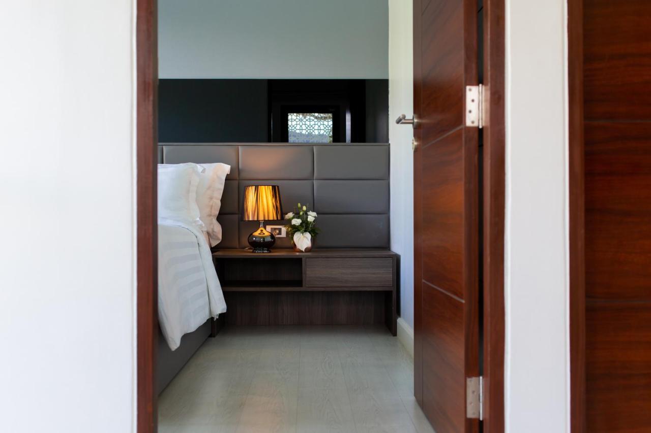 Utopia Naiharn 4*