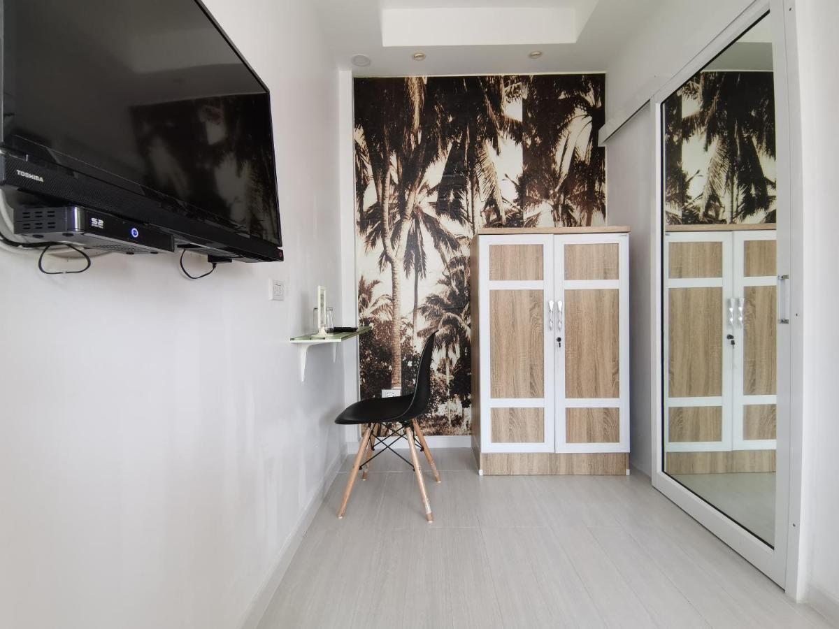1715 House - White Rhino 3*