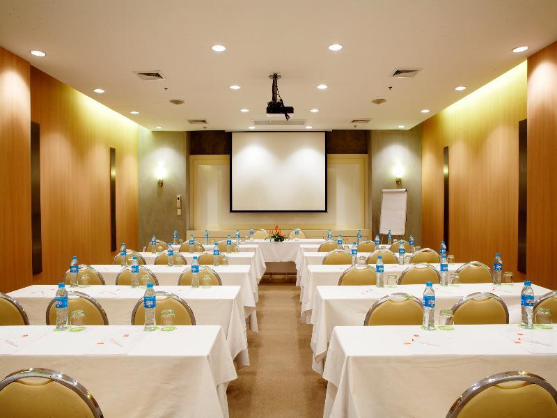 Ibis Phuket 3*
