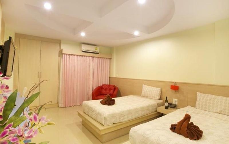 Eyes Hotel Patong