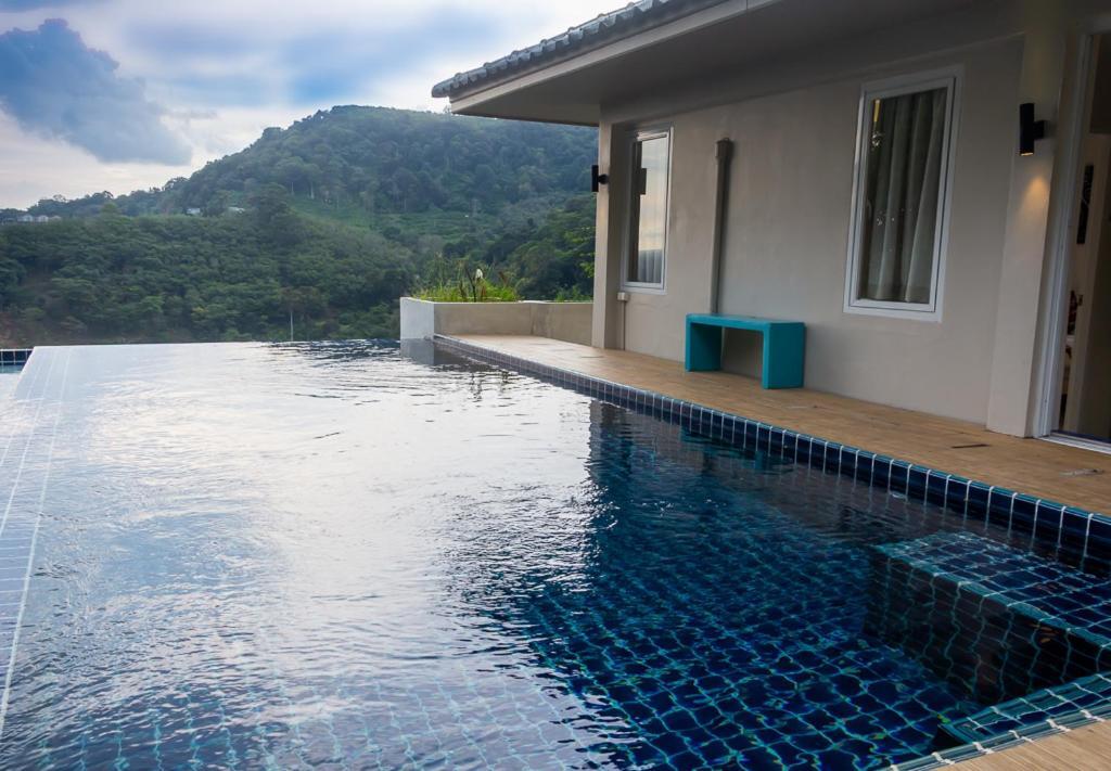 Grand Bleu Ocean View Pool 4*