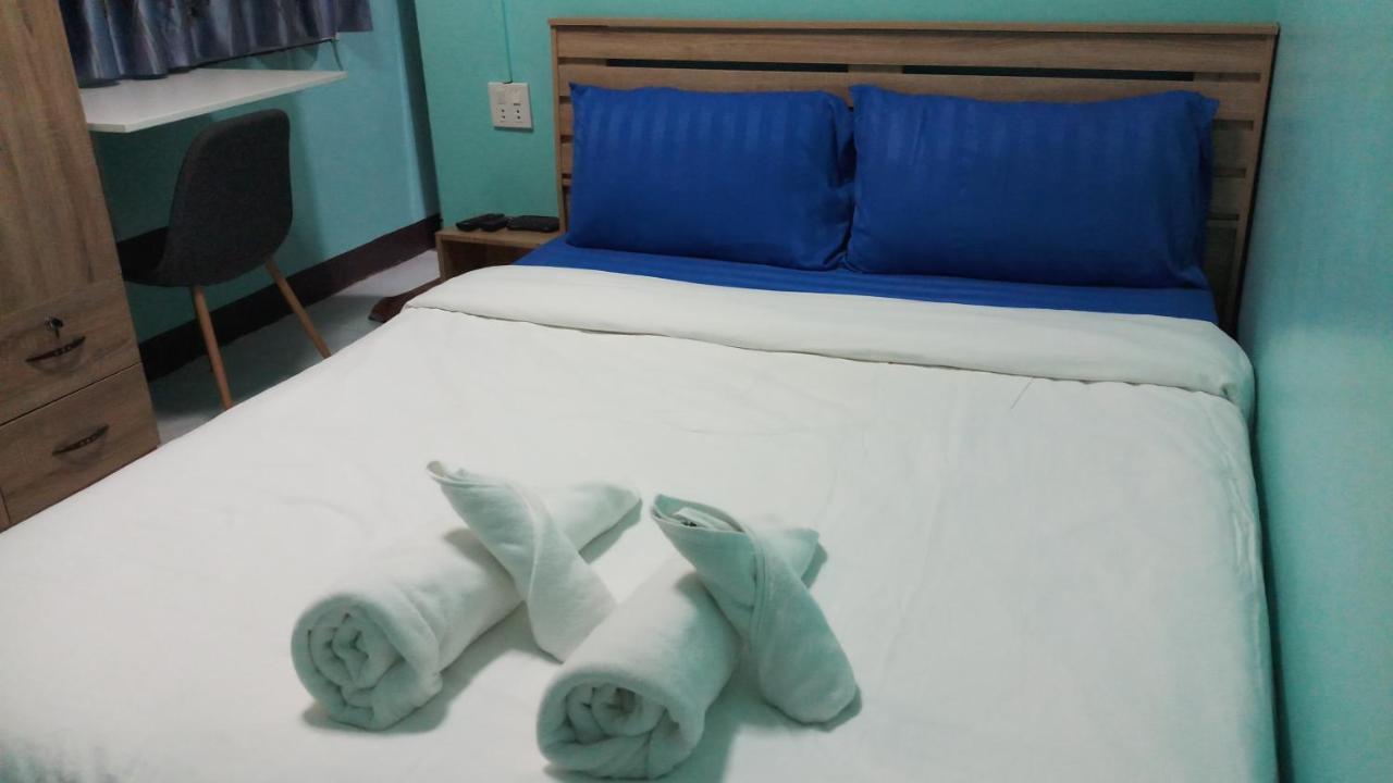 Guest house S. T. House 2*