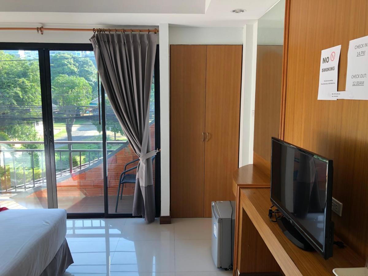 Kata Love Hotel