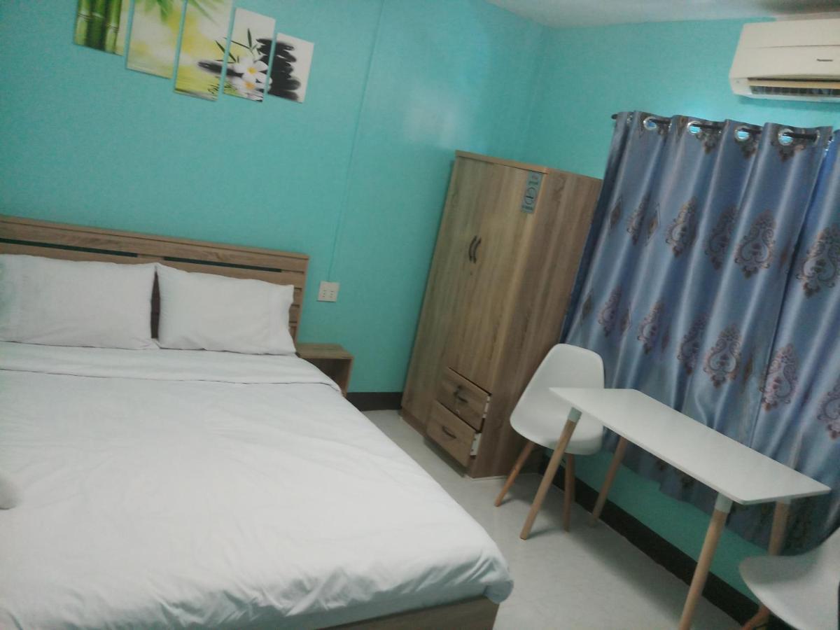 S. T. House 2* Kata Beach (Phuket)
