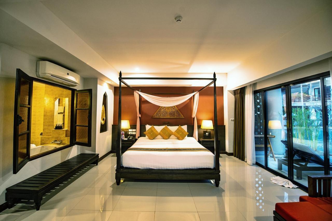 Navatara Phuket Resort 4*