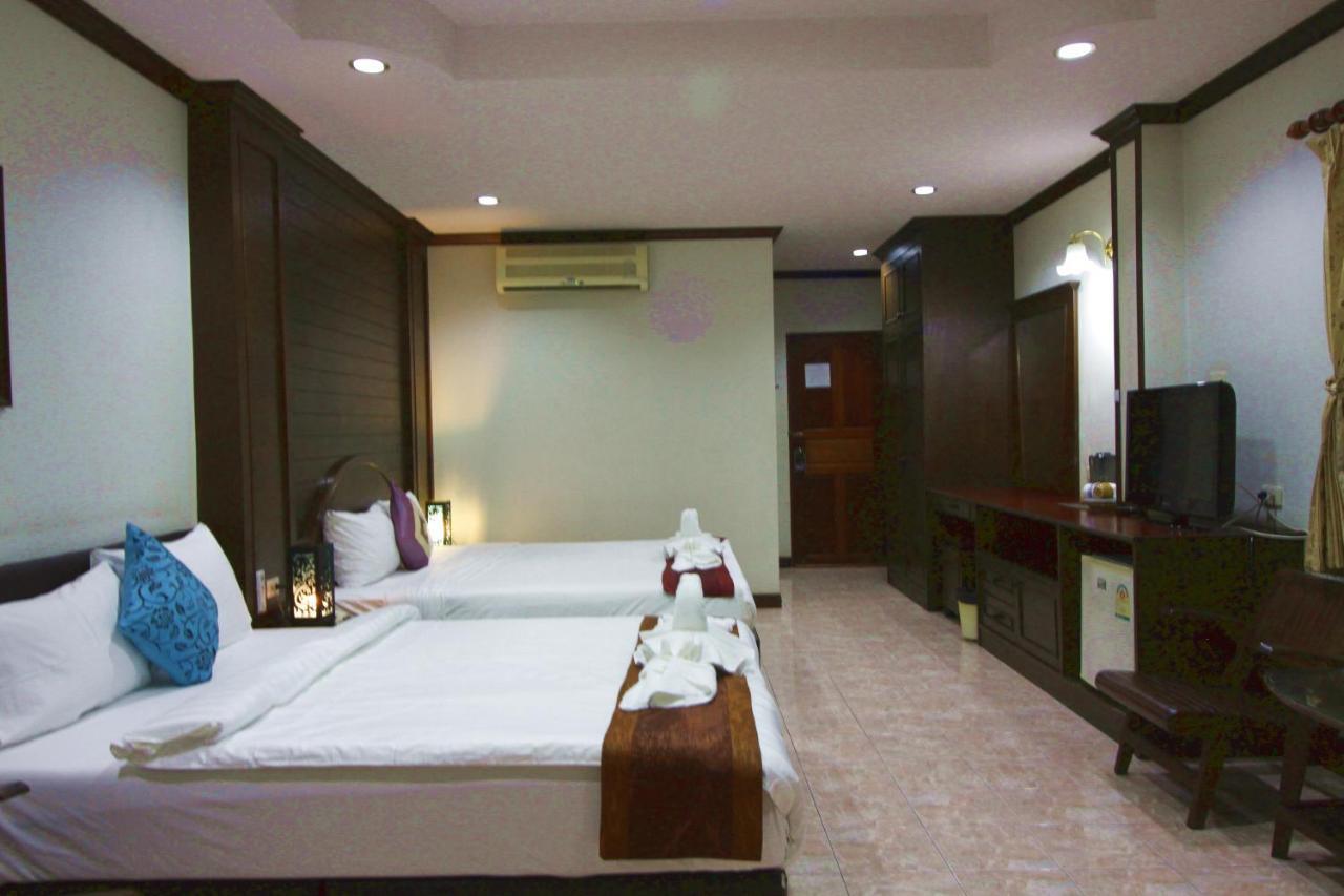 Baan Veerakit Hotel