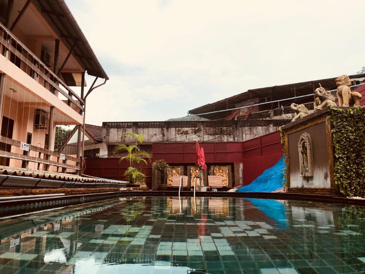 Baan Veerakit Hotel 4*