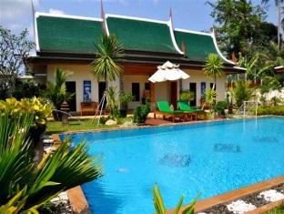 Acomodação com café da manhã  Villa Angelica Bed And Breakfast In Phuket Phuket