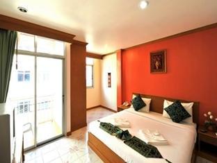 The House Hostel Patong