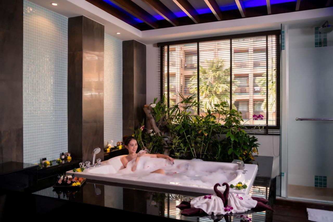 Novotel Phuket Vintage Park Hotel 4*