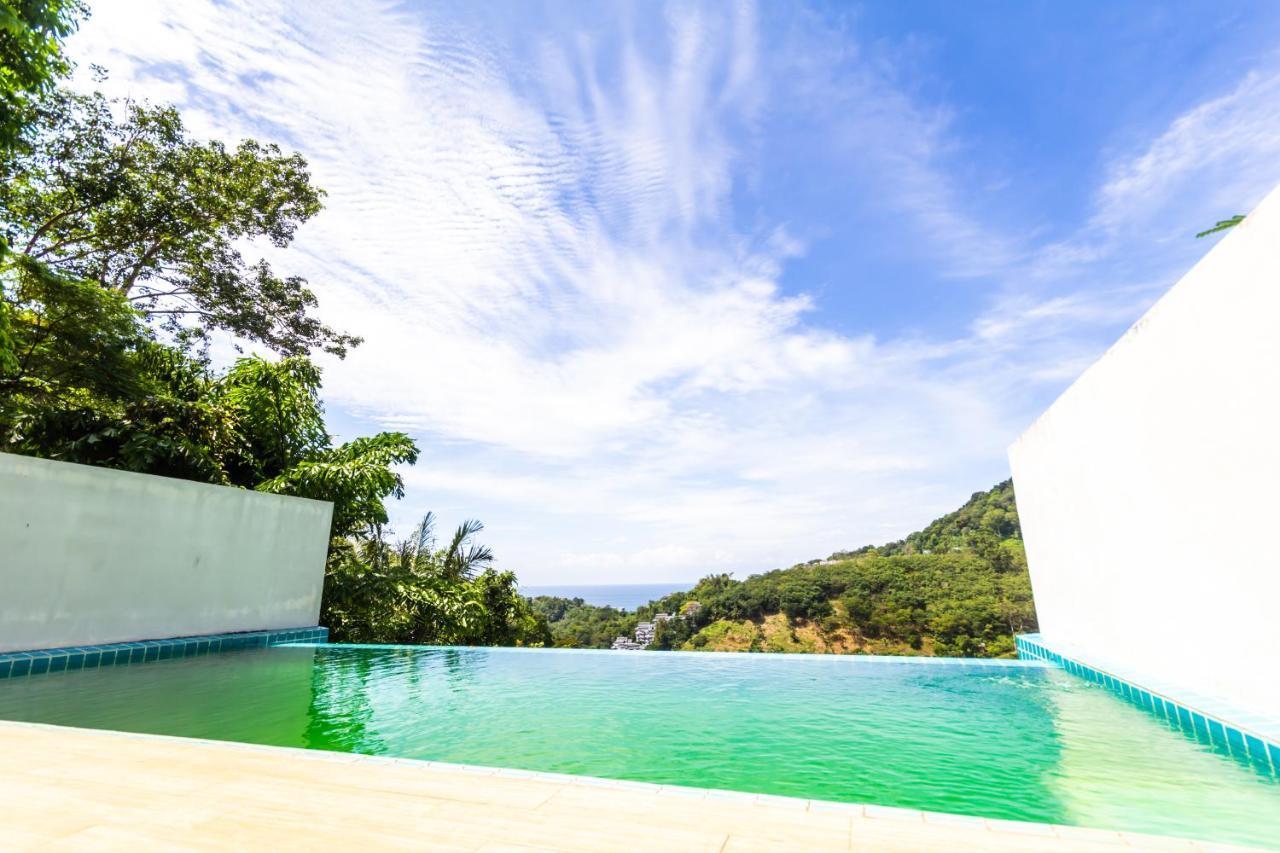 Grand Bleu Ocean View Pool 4*