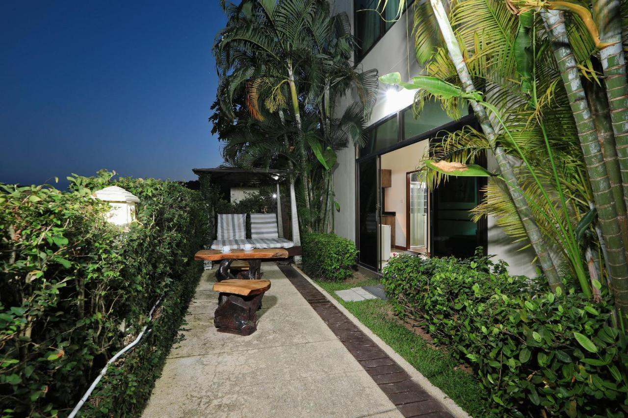 Palm Oasis Apartment