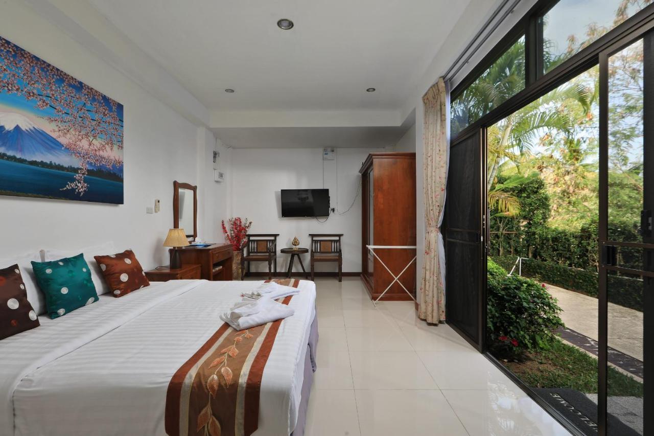 Palm Oasis Apartment