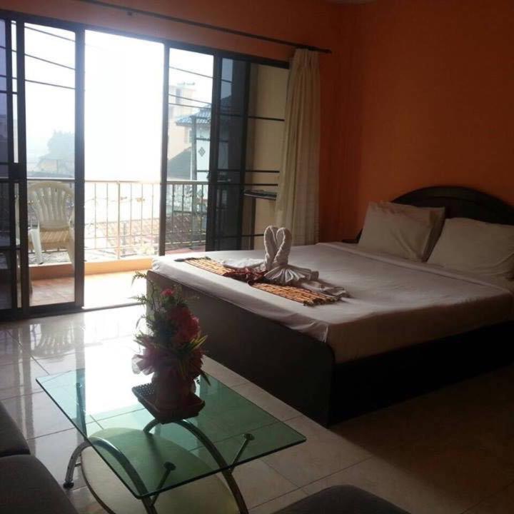 Mango Hotel