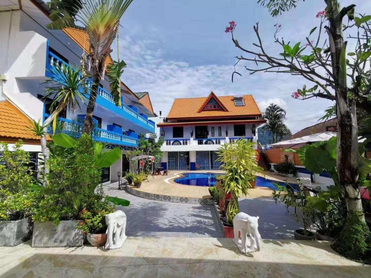 Baankasemsuk 般咔 深宿 * Patong