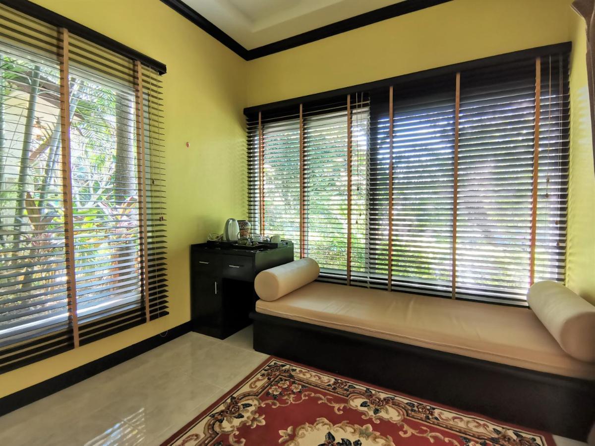 Thai Modern & 