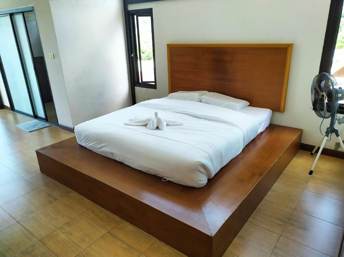 Kata Love Hotel