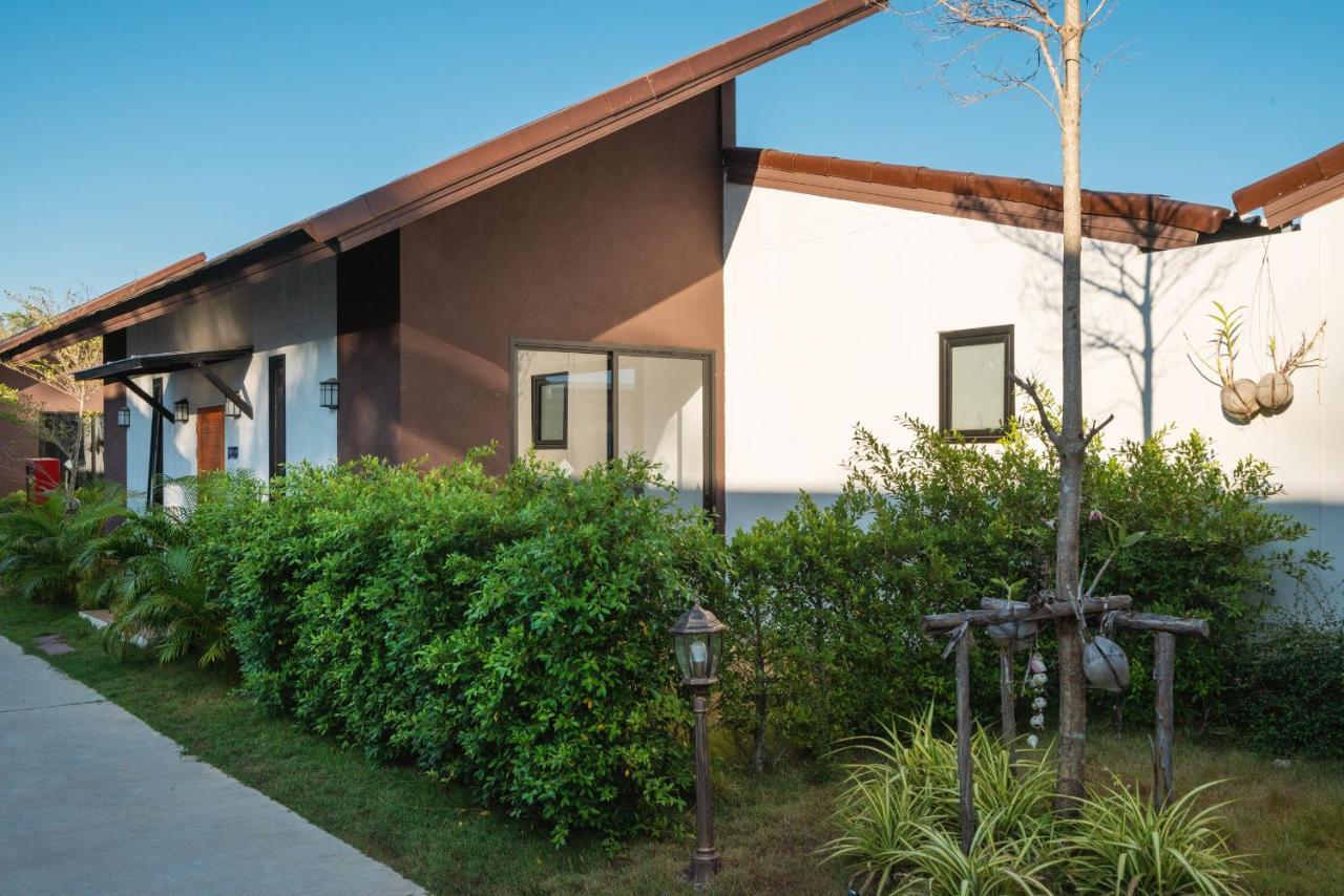 Thames Tara Private Pool Phuket - Sha Extra Hotel