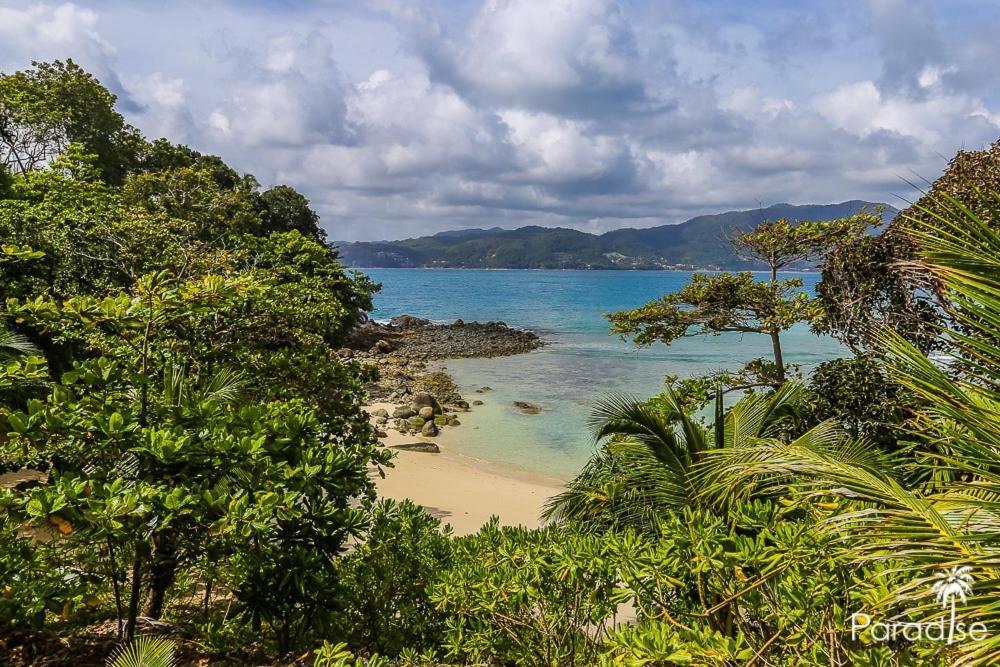 Paradise Backpackers *