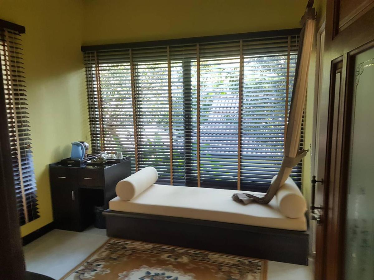 Thai Modern & 