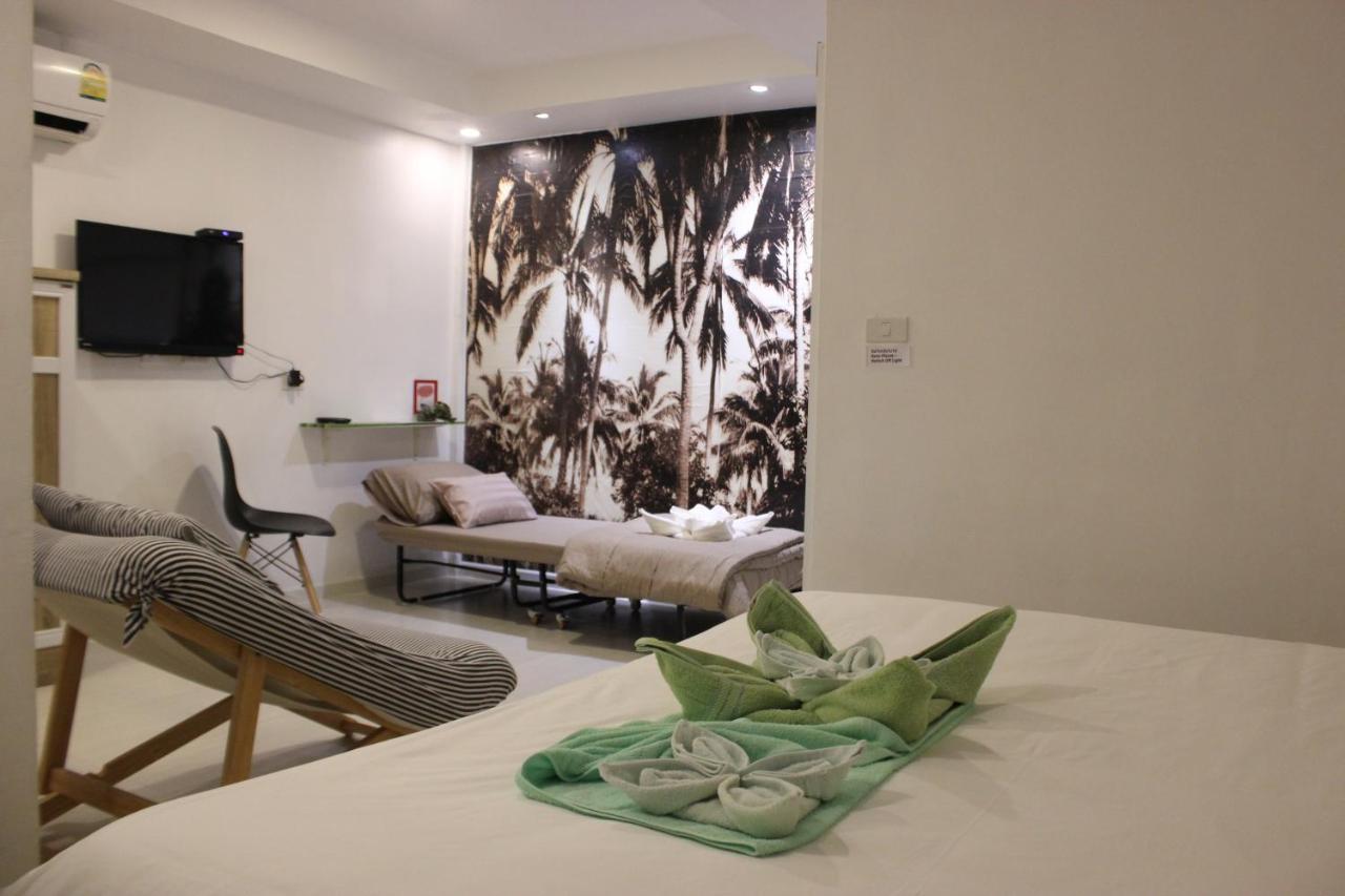 1715 House - White Rhino 3*