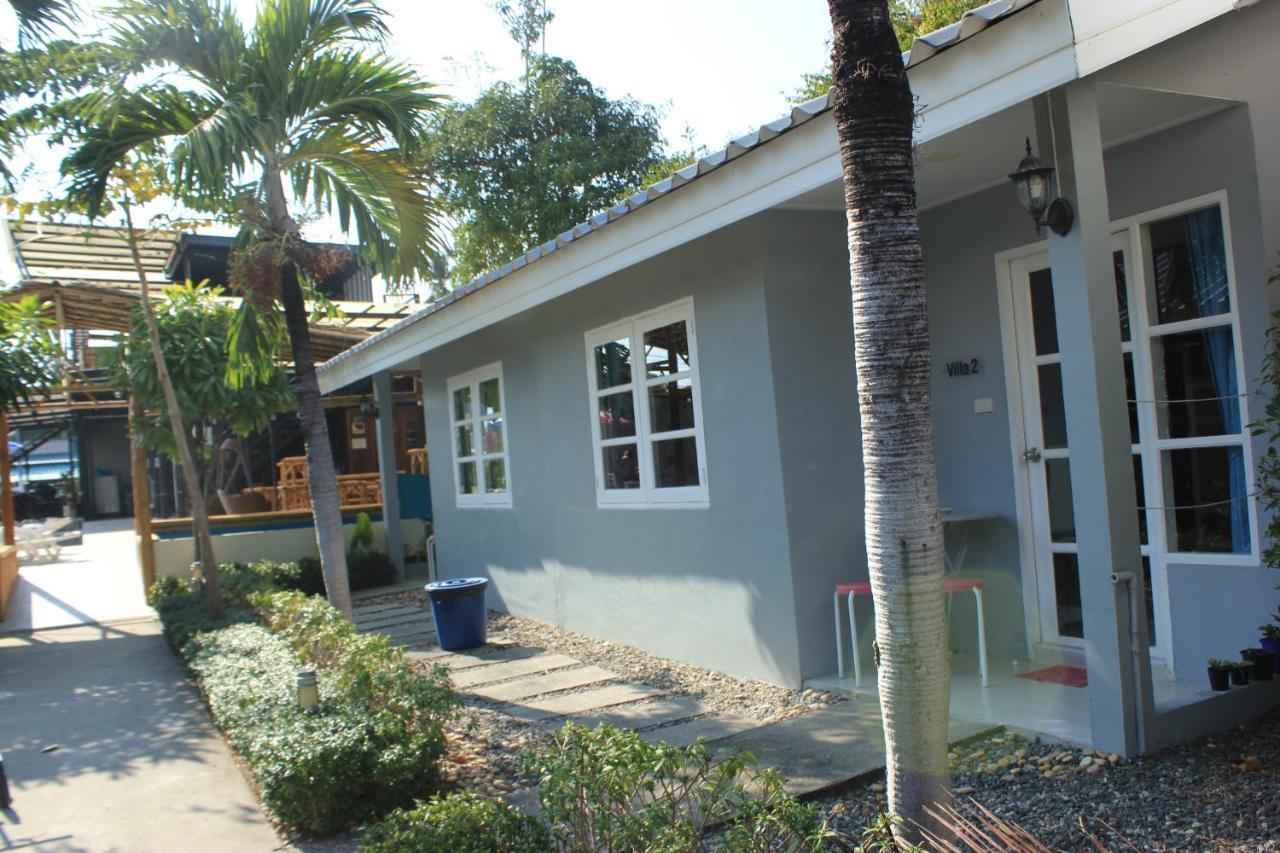 1715 House - White Rhino Resort 3*