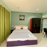 Pachumas Hotel