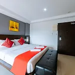 Ratana Hotel Sakdidet, Phuket Town